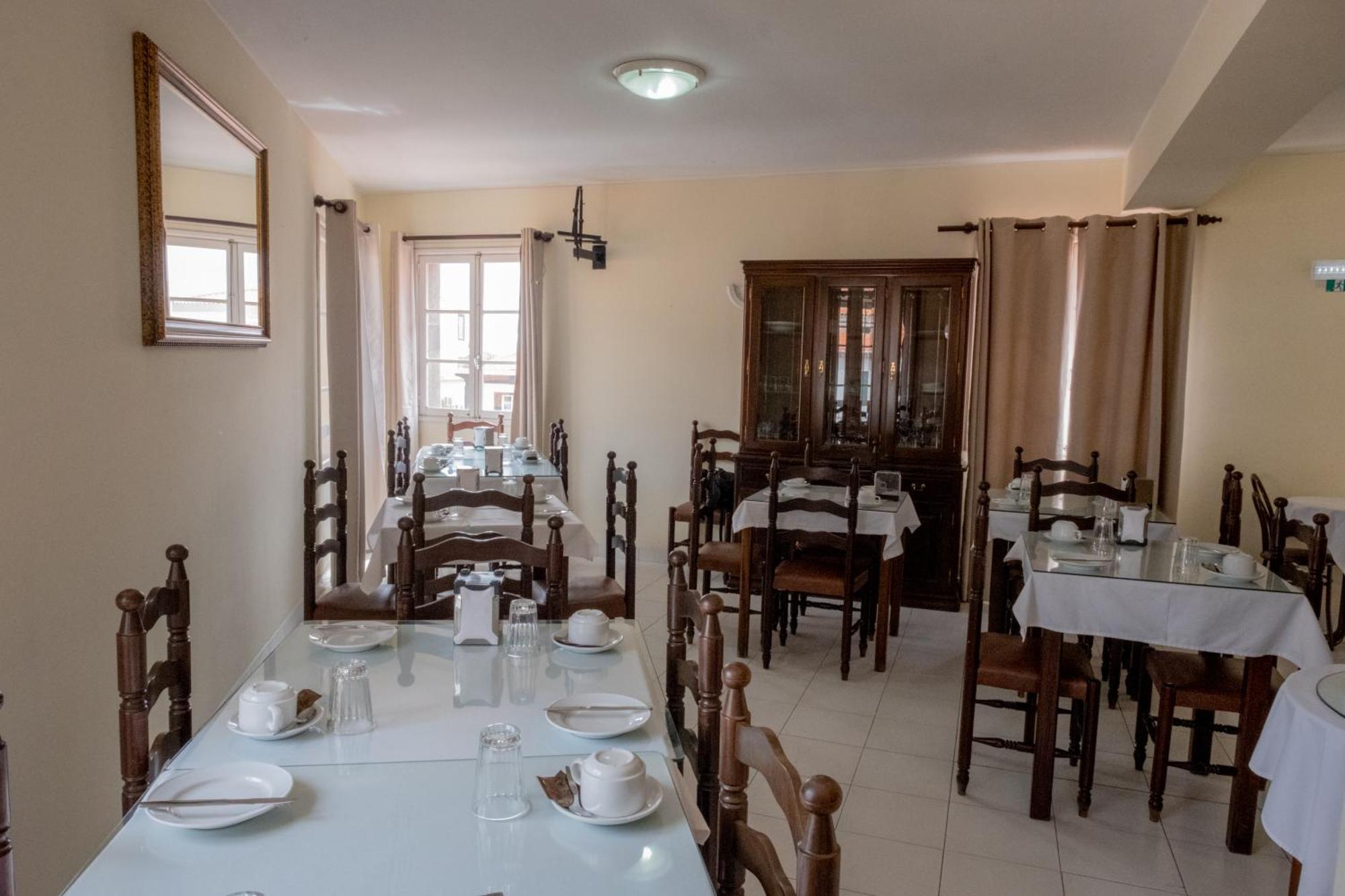 Residencial Chafariz /Queimada Hotel ฟุงชาล ภายนอก รูปภาพ