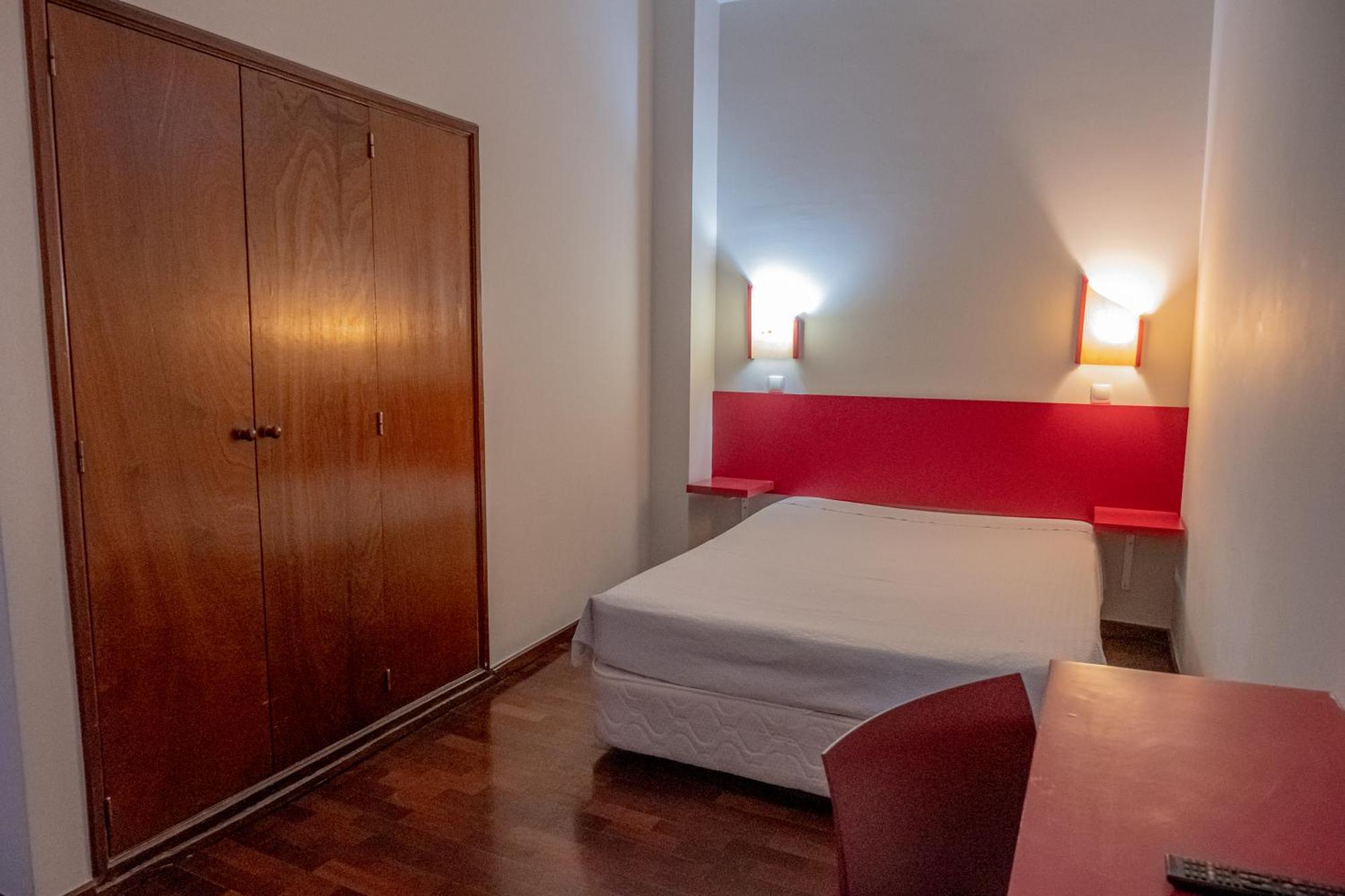 Residencial Chafariz /Queimada Hotel ฟุงชาล ภายนอก รูปภาพ