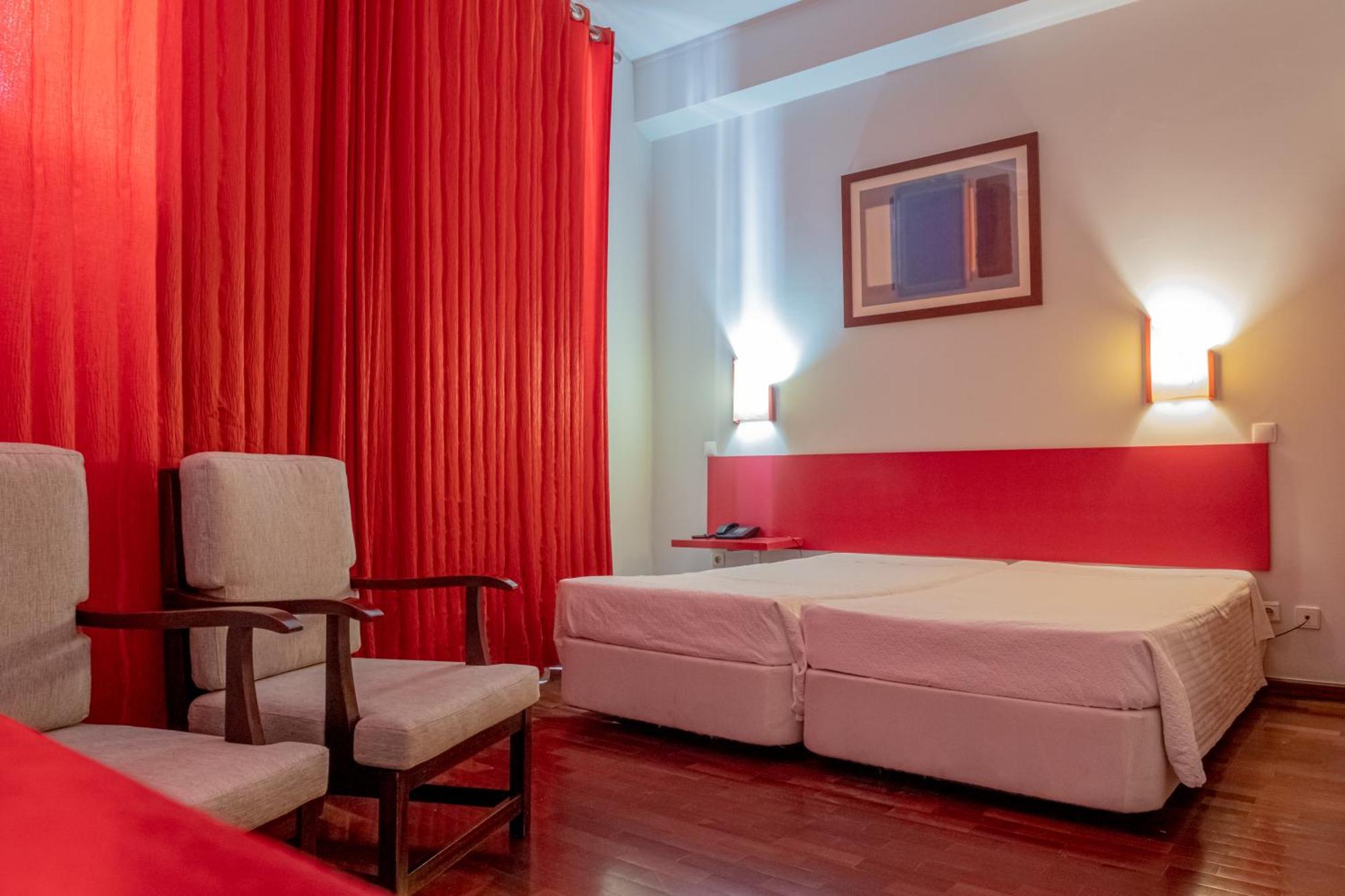 Residencial Chafariz /Queimada Hotel ฟุงชาล ภายนอก รูปภาพ
