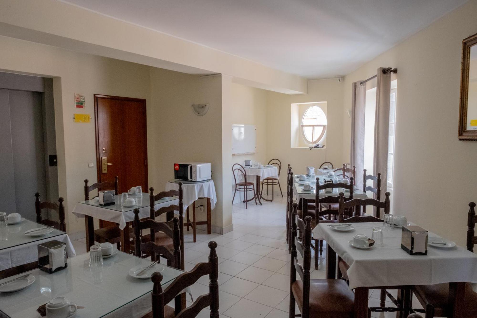 Residencial Chafariz /Queimada Hotel ฟุงชาล ภายนอก รูปภาพ